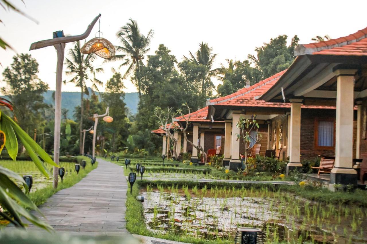 Sri Lestari Banyuatis Villa Munduk Eksteriør bilde